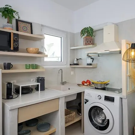 Apartman White Linen Two Balconies Min Old Town Quiet Rhodes City